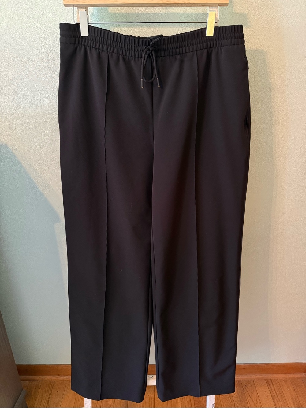 Athleta Black Drawstring Jogger Pants Size 12 Zipper Pockets Women Wide Leg